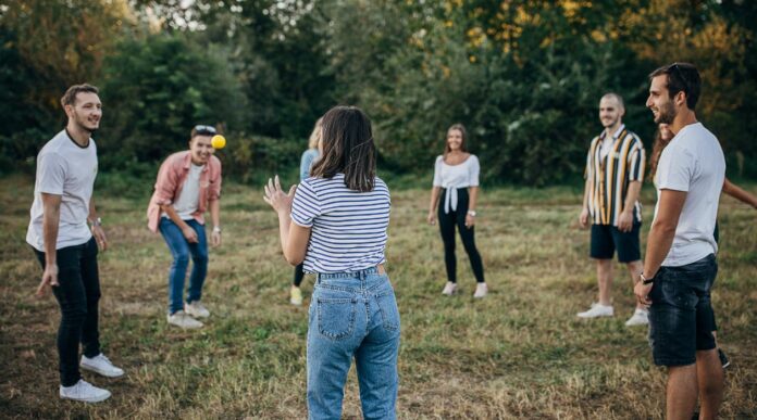 Antes de todos nós termos uma conta nas redes sociais, os adolescentes também se mantinham ocupados