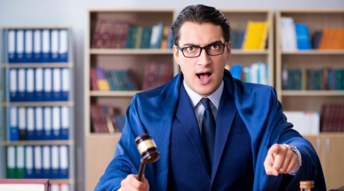 De quando em vez somos confrontados com néscios sobretudo no Facebook