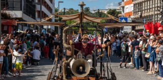 Boas Festas em Aveiro com concertos, espetáculos, novo circo e Oficina do Pai Natal Boas Festas em Aveiro com concertos, espetáculos, novo circo, videomapping, pista de gelo e Oficina do Pai Natal