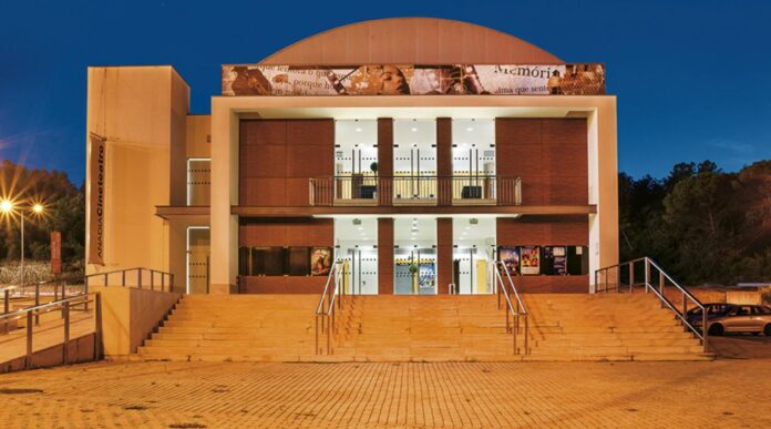 Comédia “Filhas da Mãe” sobe ao palco do Cineteatro Anadia