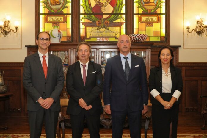 Atribuição de Pelouros, Vereadores a Tempo Inteiro e Vice-Presidente da Câmara Atribuição de Pelouros, Vereadores a Tempo Inteiro e Vice-Presidente da Câmarav