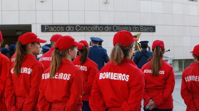 CÂMARA DE OLIVEIRA DO BAIRRO ATRIBUI 74 MIL EUROS A BOMBEIROS PARA COMPRA DE VEÍCULO CÂMARA DE OLIVEIRA DO BAIRRO ATRIBUI 74 MIL EUROS A BOMBEIROS PARA COMPRA DE VEÍCULO