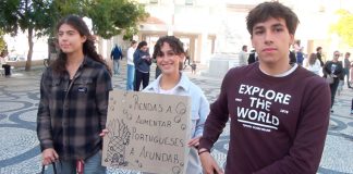 Protesto pelo direito à habitação em Aveiro mobiliza mais de 200 pessoas